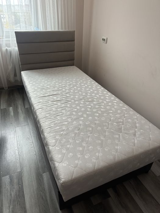 Продам односпальне ліжко 90×200 см з матрацом і підйомним механізмом