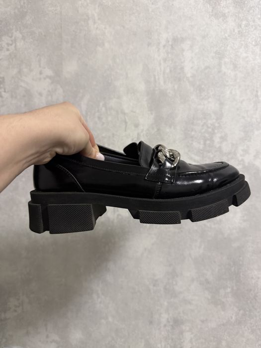 Продам шкіряні лофери 37 розмір