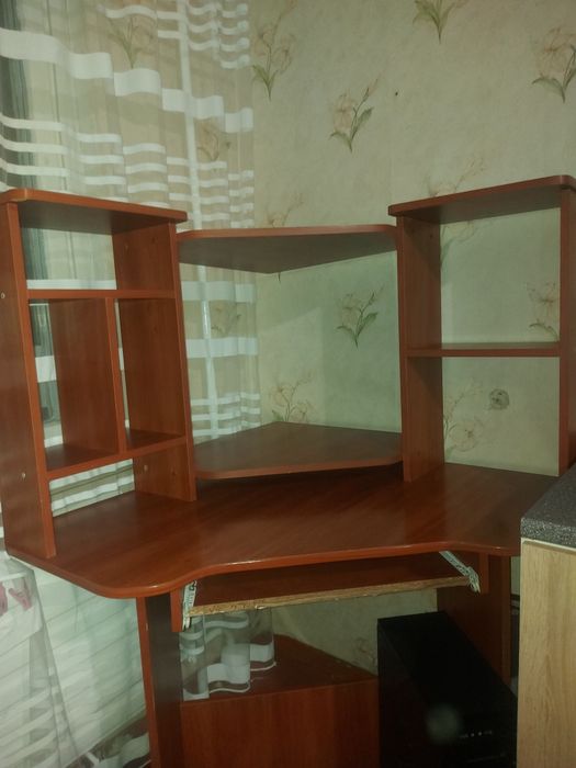 Продам компютерний стол
