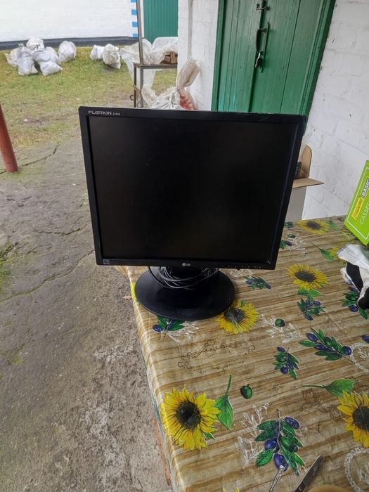 Продам монітор комп'ютера