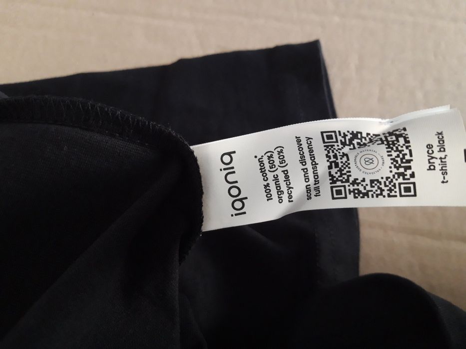 Koszulka T-shirt Iqoniq Bawełna 100 % super jakość czarna  M