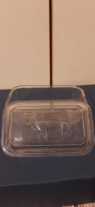 Cavalo, bomboneira e manteigueira vidro