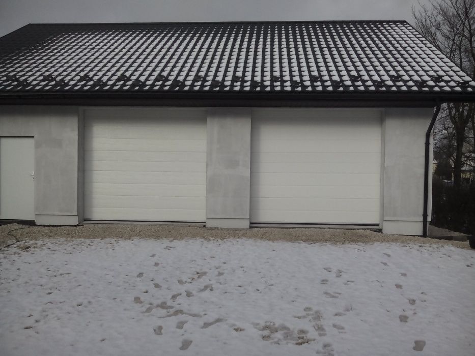 Producent Brama garażowa segmentowa Bramy garażowe przemysłowe 2,68*2