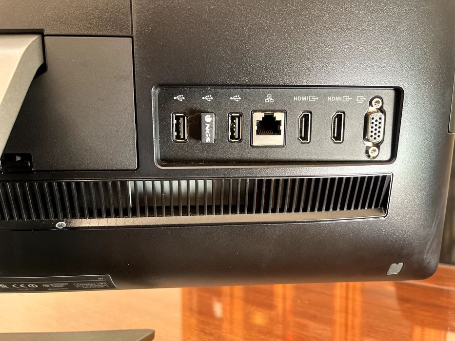 PC ASUS all-in-One ET 2410 i3 4GB RAM 1TB disco 23.6"