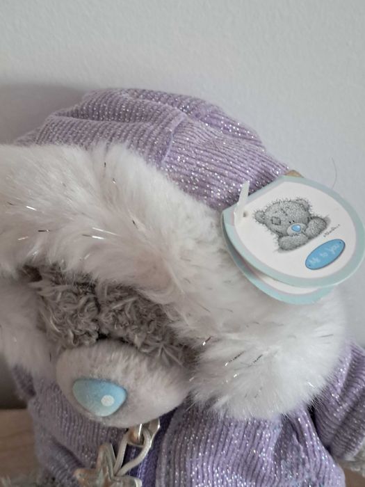 Ursinho de peluche com casaco lilás