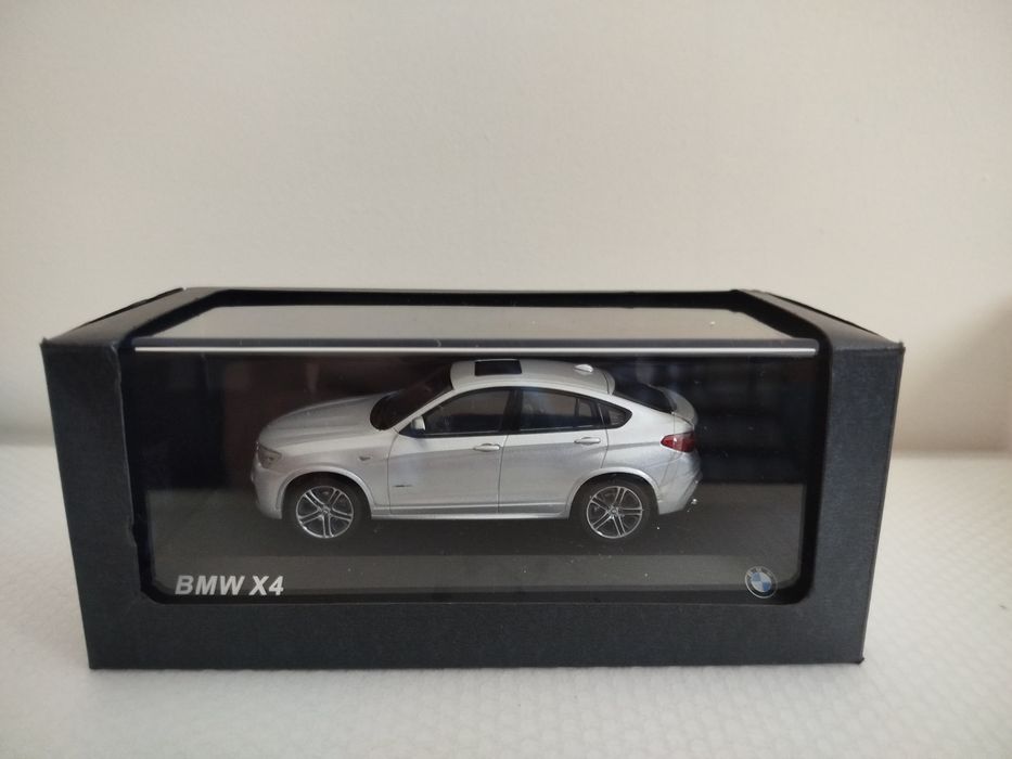 Miniatura BMW X4 1/43