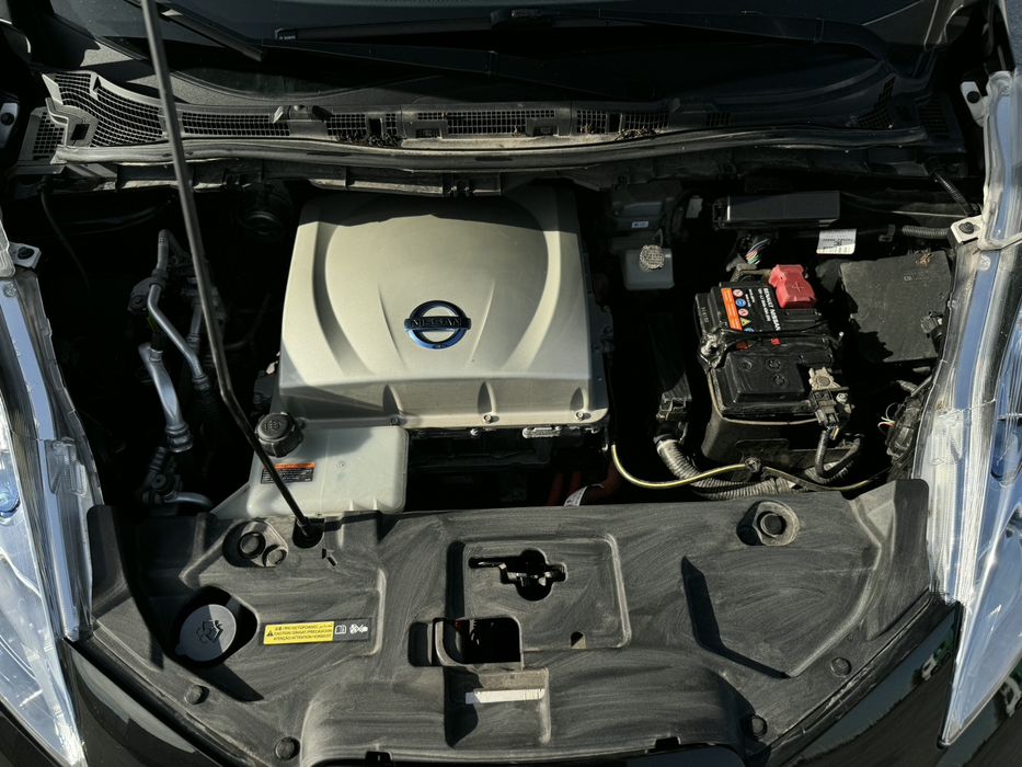 Nissan LEAF 2014