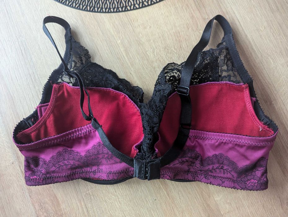 Biustonosz Chantelle 75 E