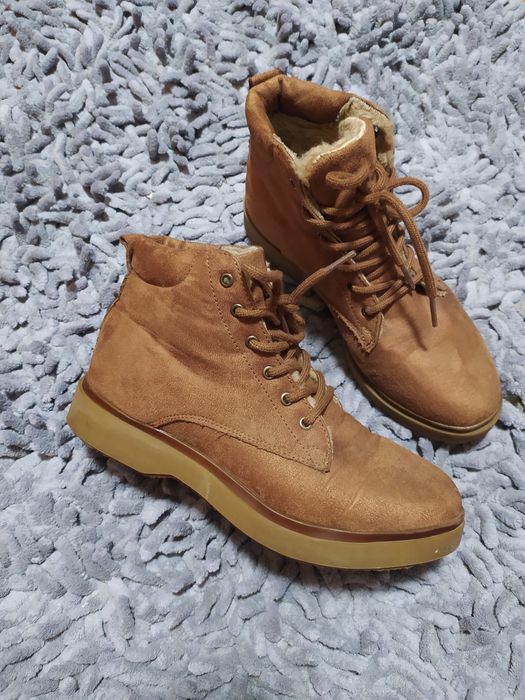 Ботінки сапожки жіночі 38 розмір