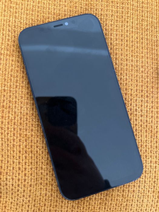 iPhone 12 com ecrã e bateria NOVOS
