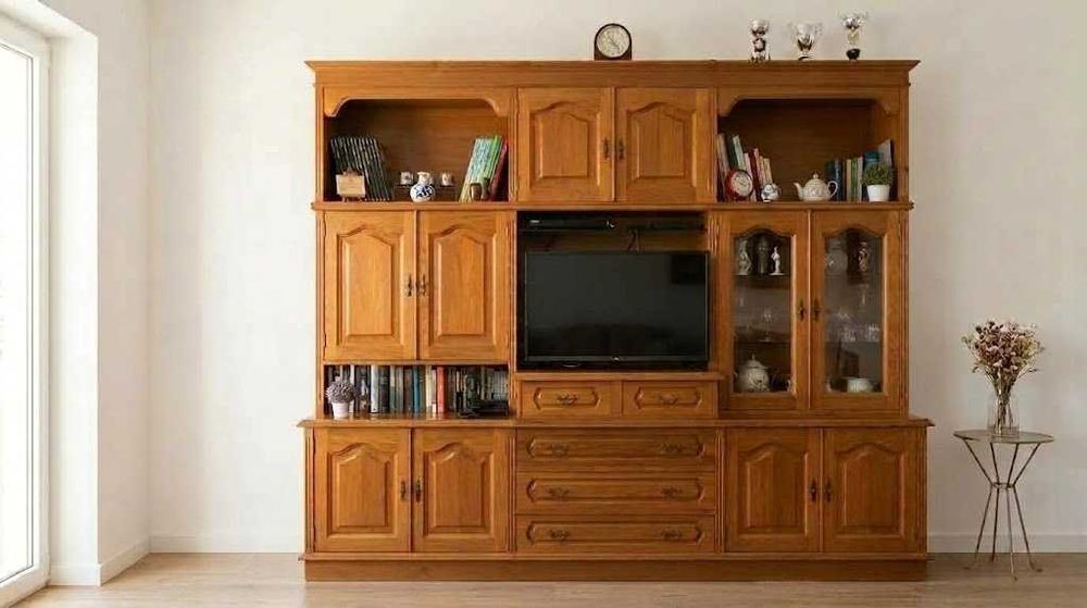 Móvel de Sala / Estante com Vitrine em Madeira de Carvalho
