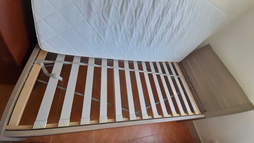 Cama de criança em muito bom estado