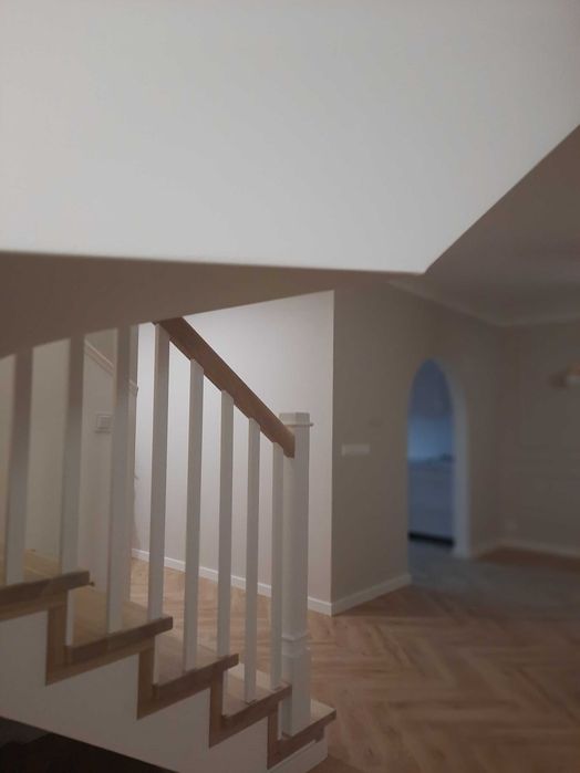 Drewniane schody na beton