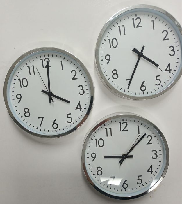 Relógios de parede a pilhas (conjunto de 3)