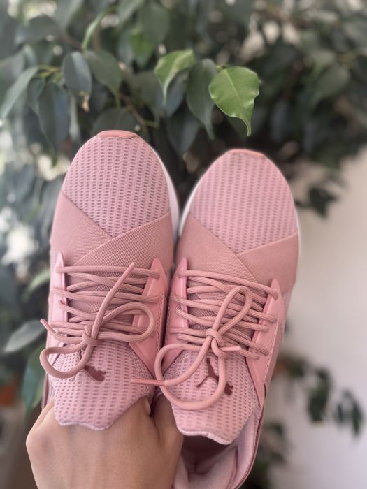 Кроссовки Puma р.38,5