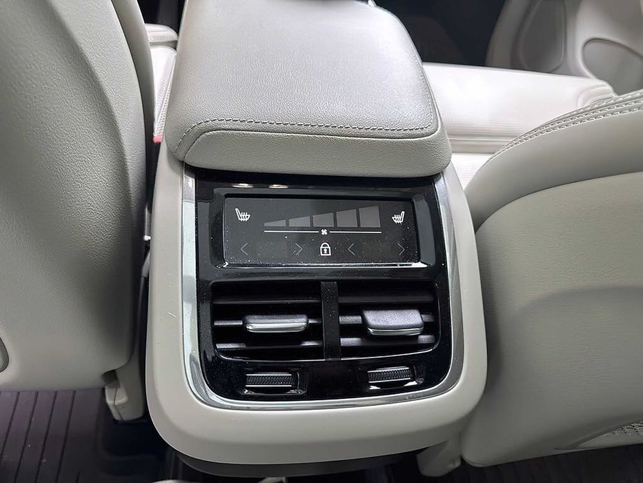 Volvo XC60      2022