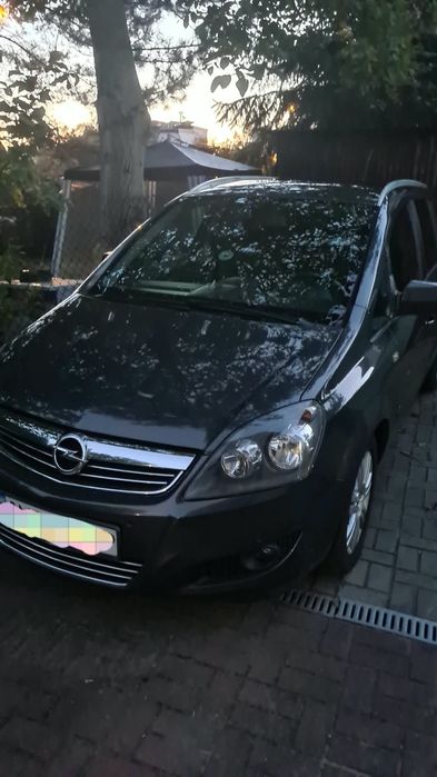 Продам сімейний автомобіль Opel Zafira