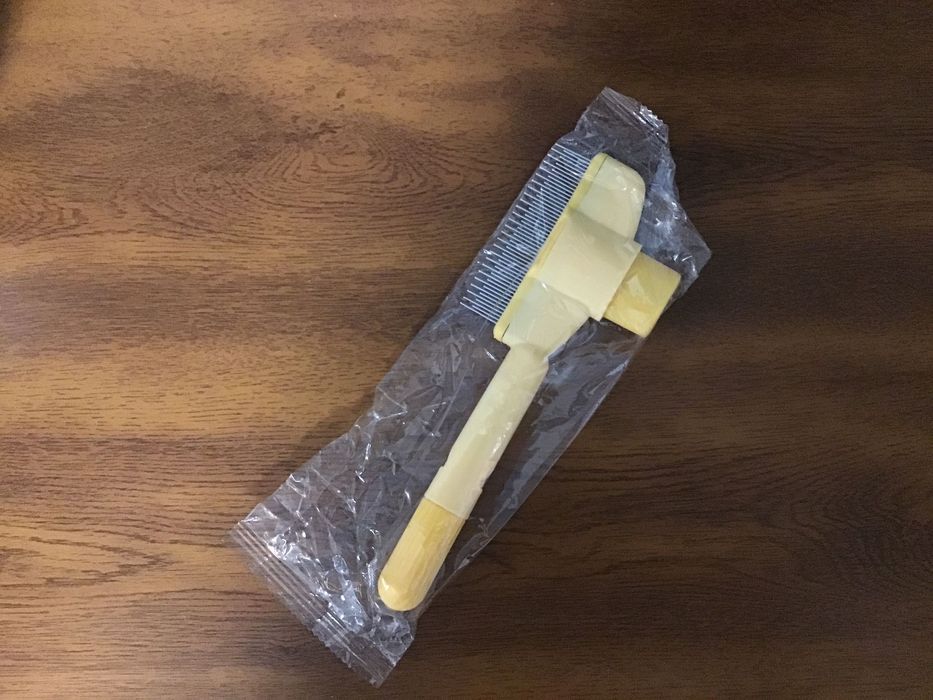 Щётка для вычёсывания шерсти для собак и кошек