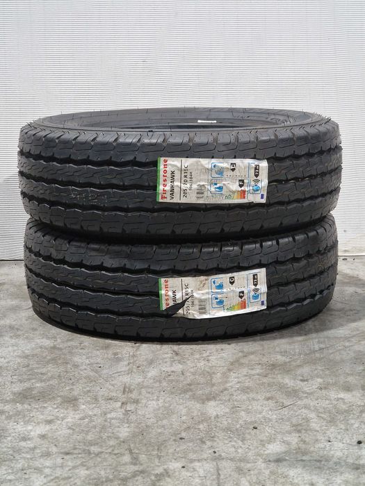 [Como Novos] 2 Pneus 205/70R15C FIRESTONE