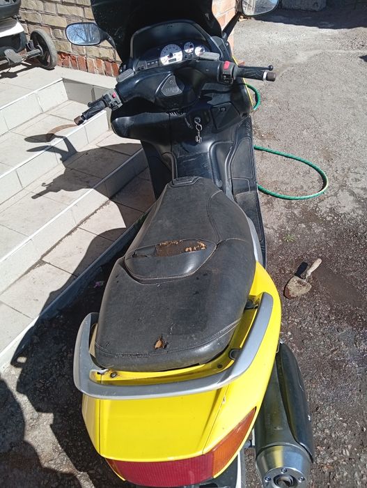 Продам максі скутер Ямаха 500см2