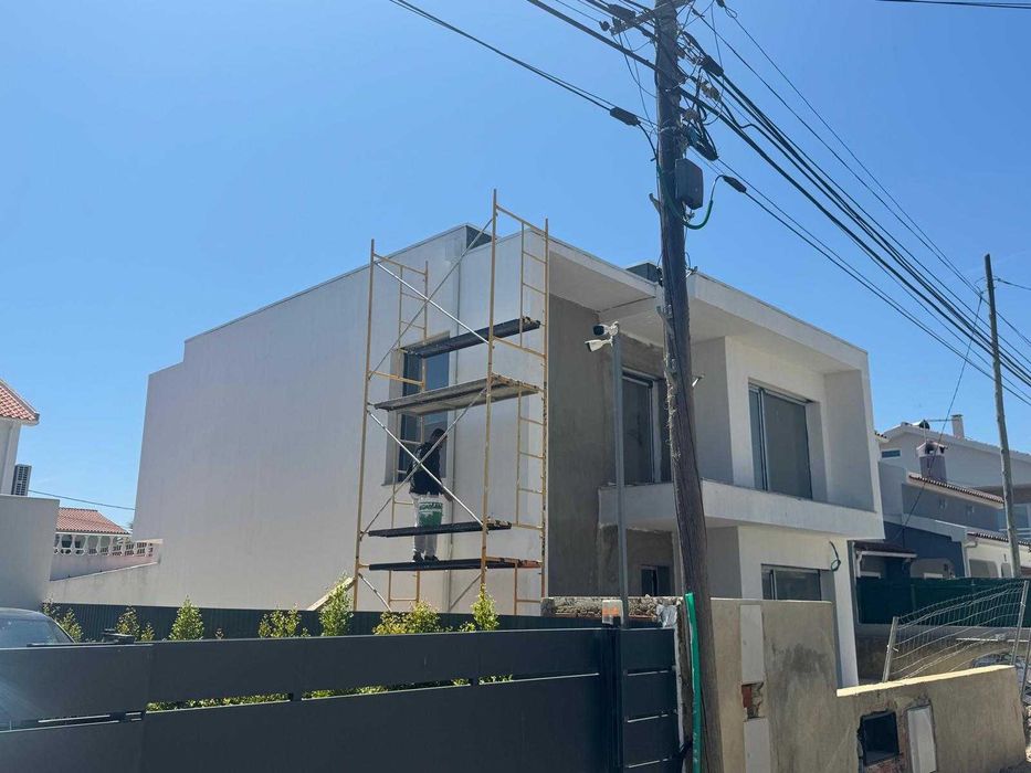 Serviços de Pedreiro, Canalização e Pinturas em geral,