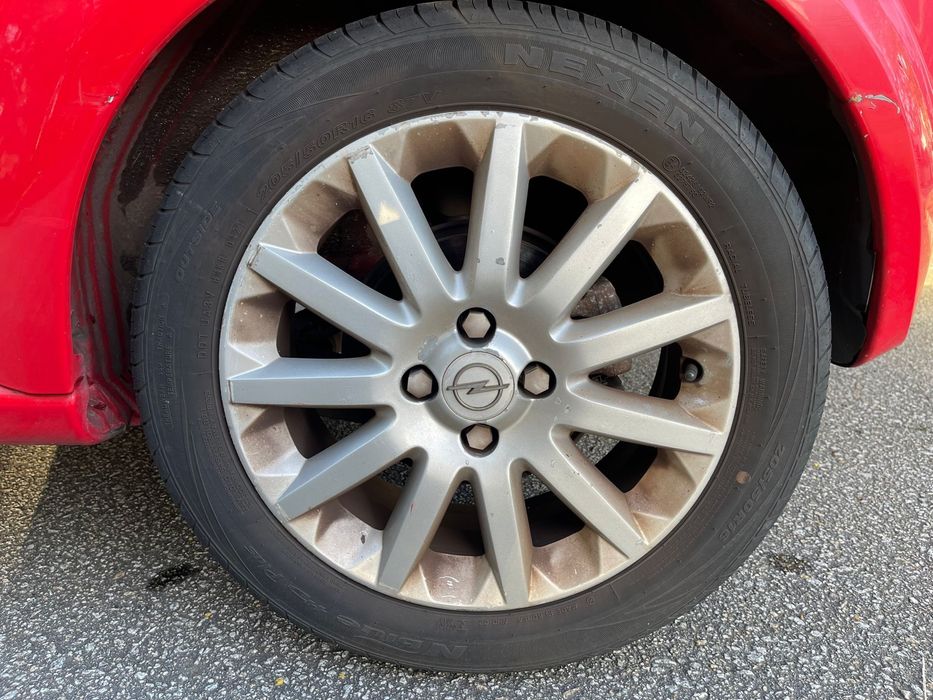 Opel tigra ano 2005 gasolina