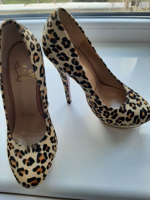 Туфли Лабутены 37 размер 180 гривен