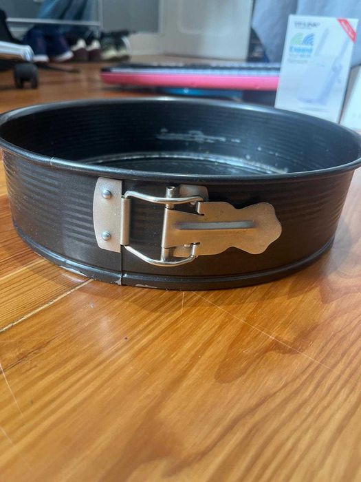 Forma de bolo redondo com aberta fácil483874946207590402