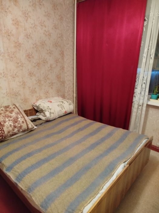 Сдам кімнату у 3- кімнатній квартирі на Виноградарі без господаря