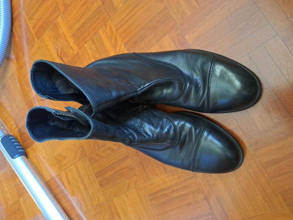 Botas cabedal 44 pretas homem usadas