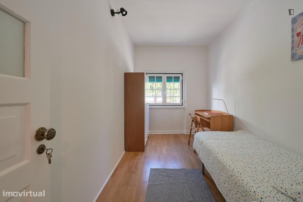 Quarto - localizado em Ajuda Lisbon