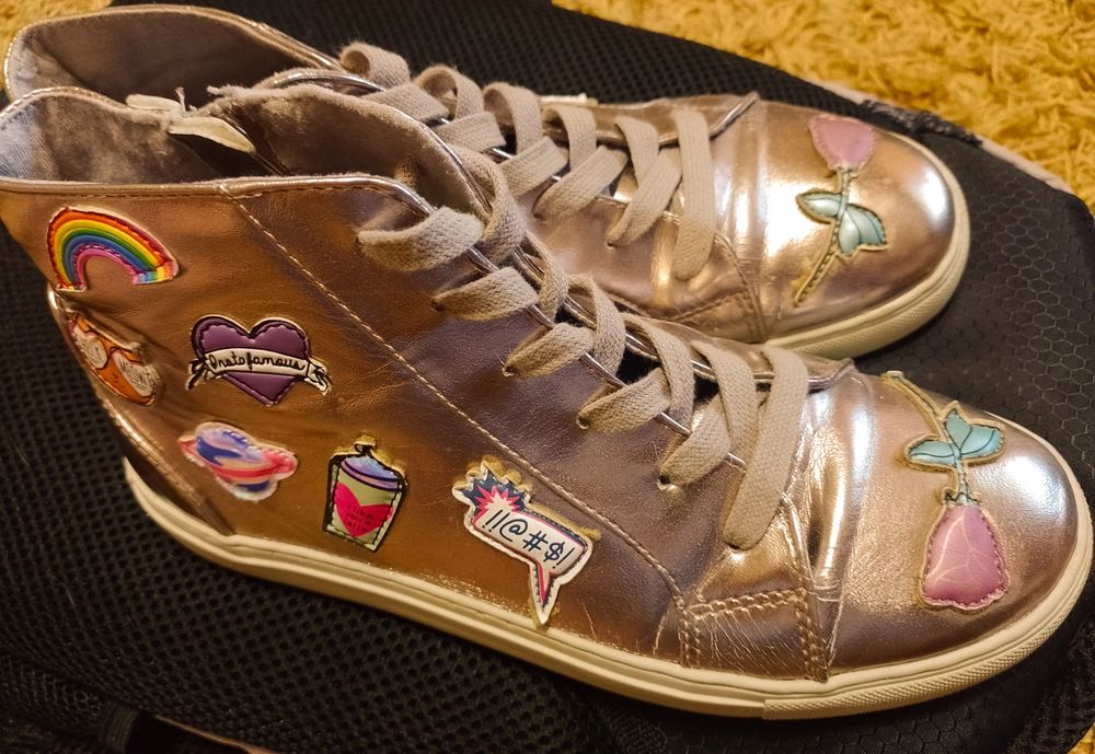 Продам кеди на дівчинку