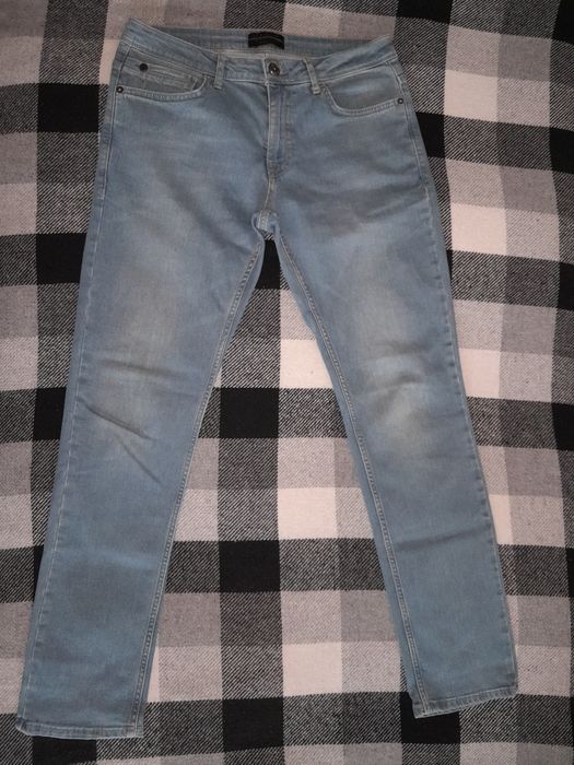 Чоловічі джинси завужені