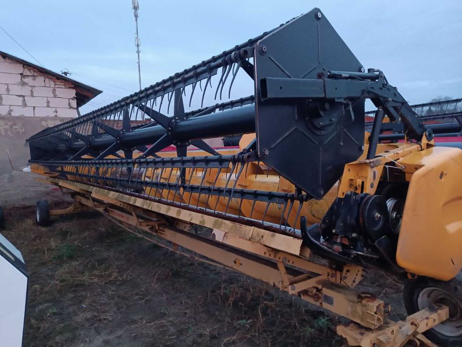 Зернова жниварка NEW HOLLAND 7B30FD (9.1 метра)