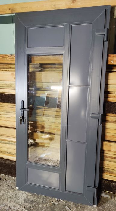 Дверь входная Рехау 980х2040