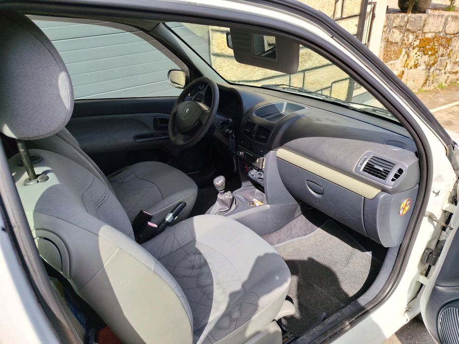 Renout Clio comercial