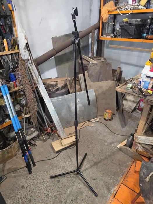 Микрофонная стойка Soundking 144см (79см журавль)