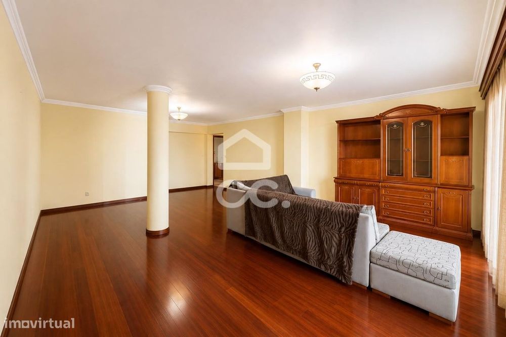 Apartamento com 3 Quartos - São Pedro - Ponta Delgada