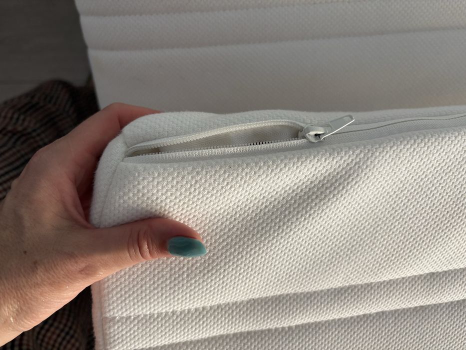 Colchao + capa com fecho ecler - Ikea 2,00 x ,90 x 5  cms altura