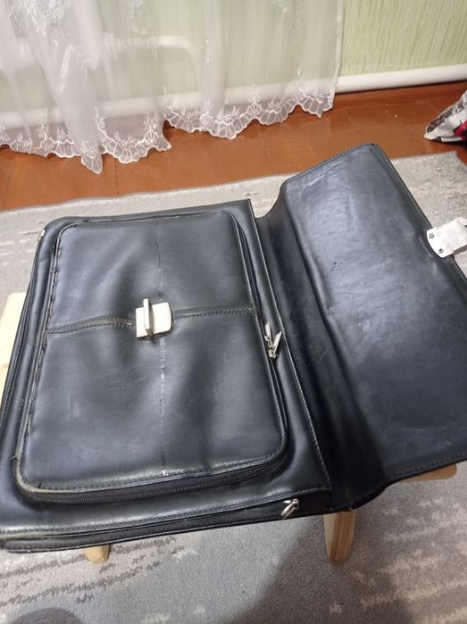 Шкіряний портфель