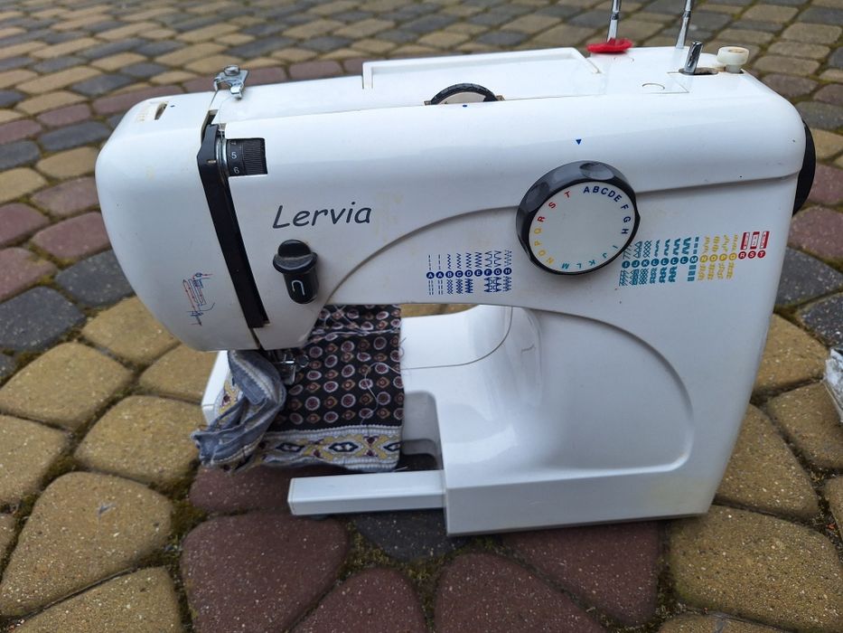Maszyna do  szycia Lervia