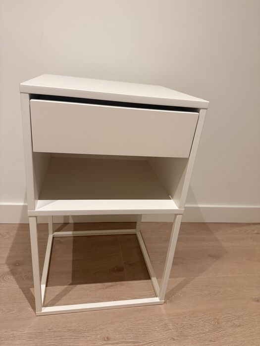 Mesa cabeceira VIKHAMMER Ikea