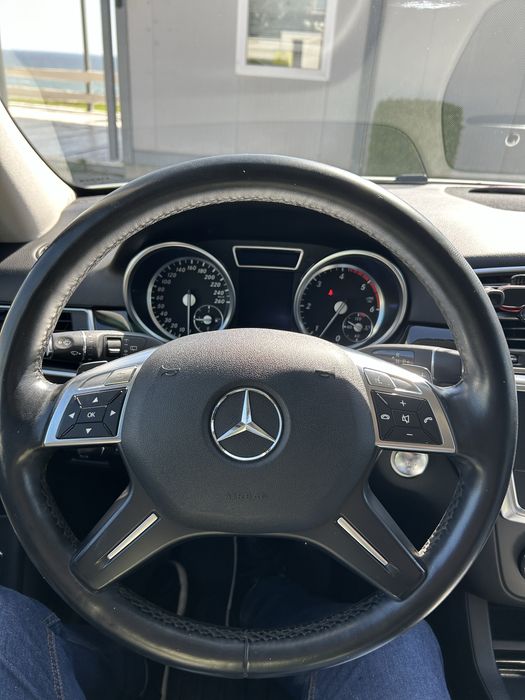 Продам свій дизельний Mercedes ML 350