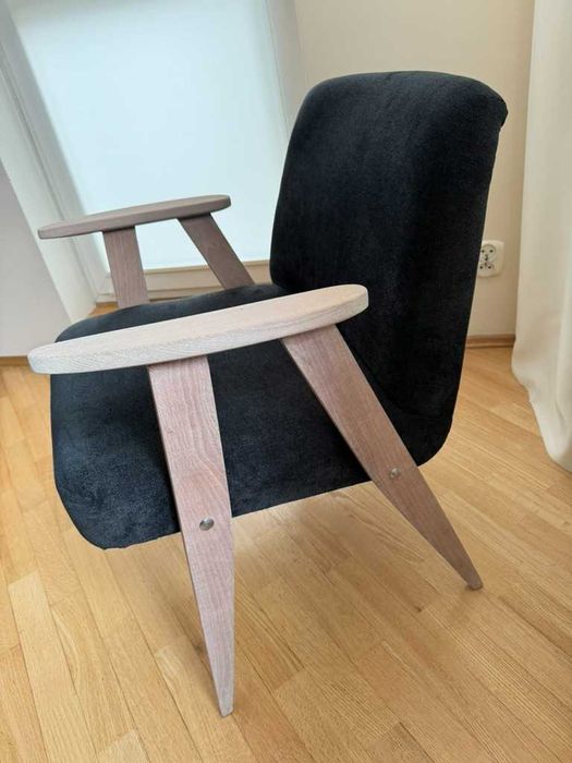 Fotel typ 366 Józefa Chierowskiego PRL odnowiony