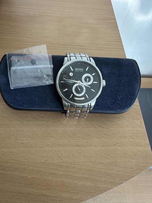 Продам годинник Hugo Boss з браслетом із нержавіючої сталі