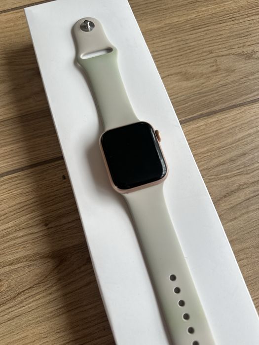 Apple watch se 40mm cellular