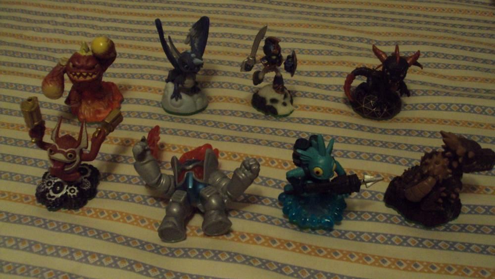 Jogo Skylanders Ps3, com 8 figuras
