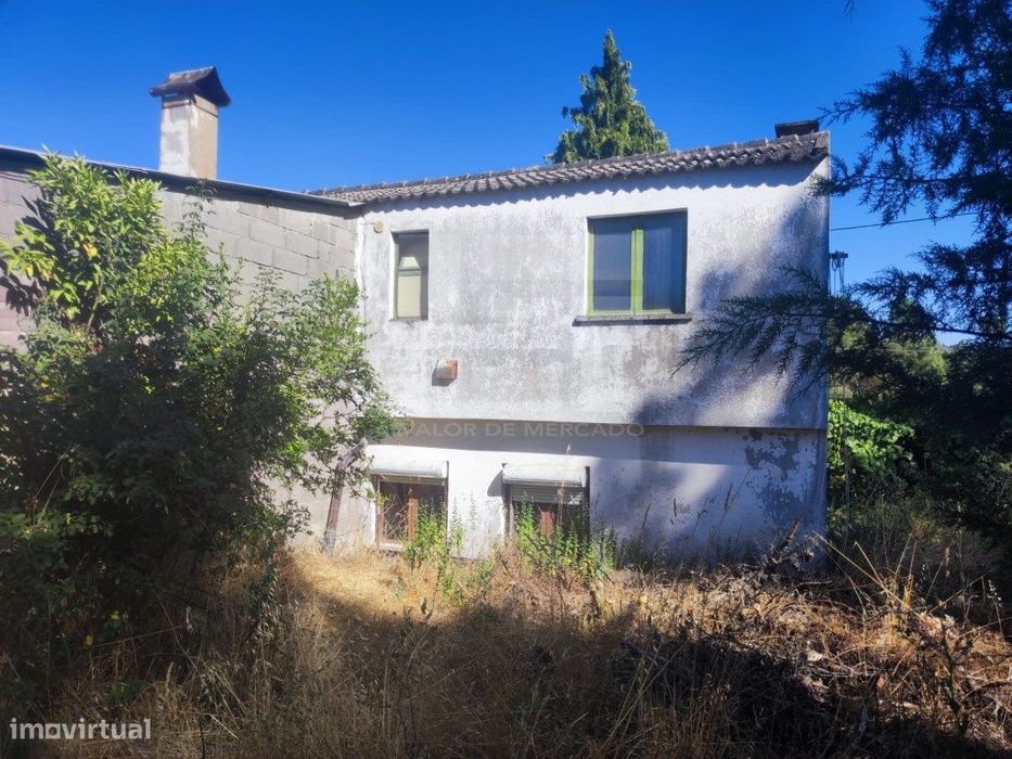 Moradia Isolada T3 — Sernancelhe E Sarzeda, Viseu