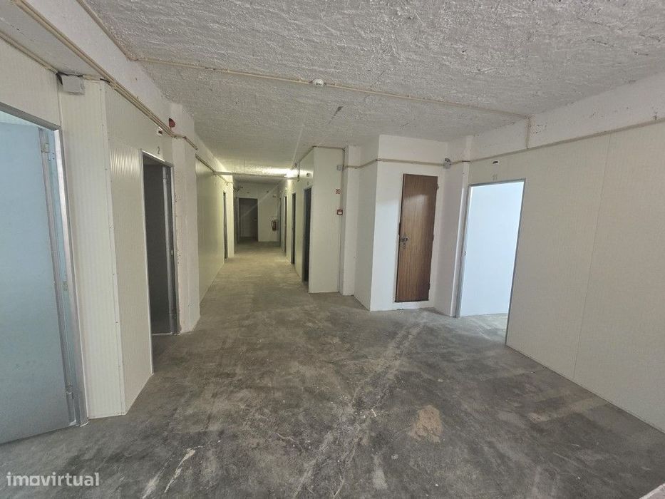 Boxes / arrecadação no centro da Cidade de Torres Vedras.