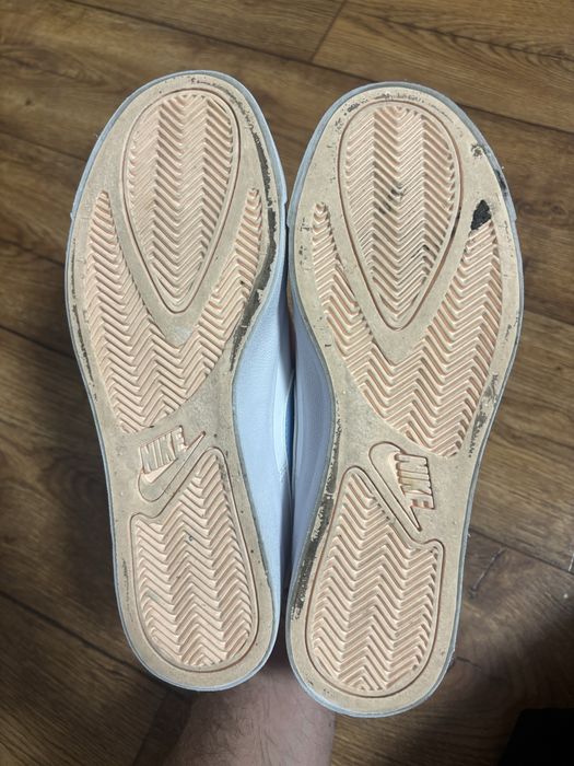 Nike Court Royale 37.5 розмір